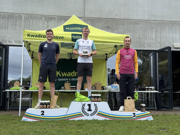 Podium under the KwadrO Ninove tent.
