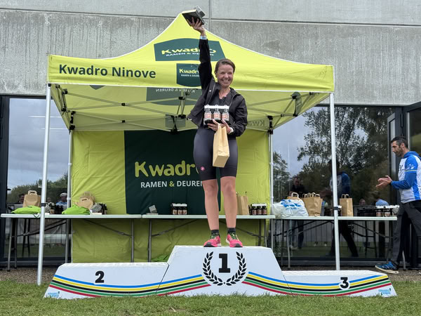 Podium under the KwadrO Ninove tent.