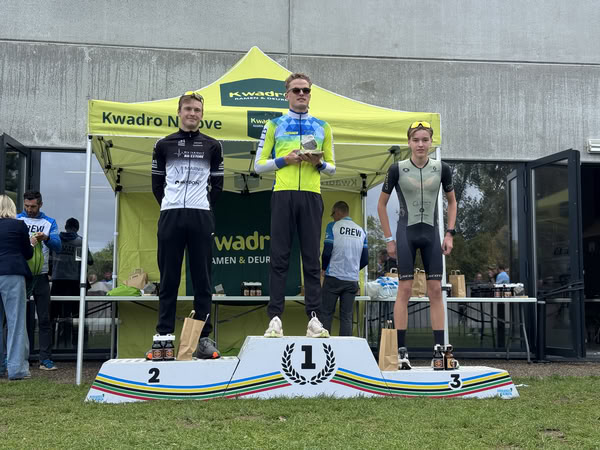 Podium under the KwadrO Ninove tent.