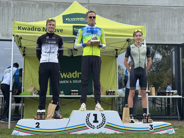 Podium under the KwadrO Ninove tent.