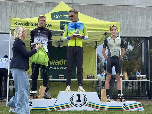 Podium under the KwadrO Ninove tent.