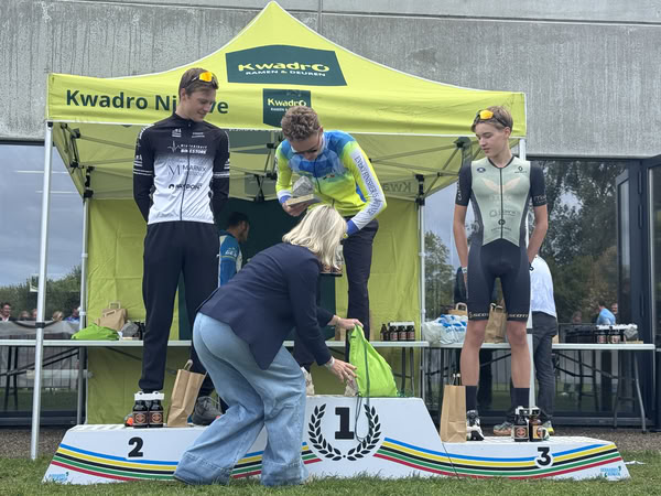Podium under the KwadrO Ninove tent.