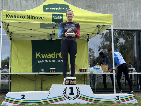 Podium under the KwadrO Ninove tent.