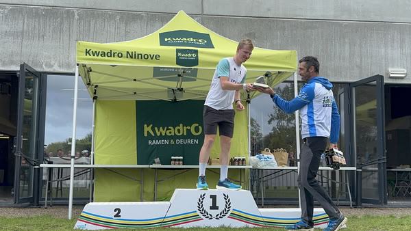 Podium under the KwadrO Ninove tent.