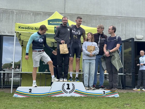 Podium under the KwadrO Ninove tent.