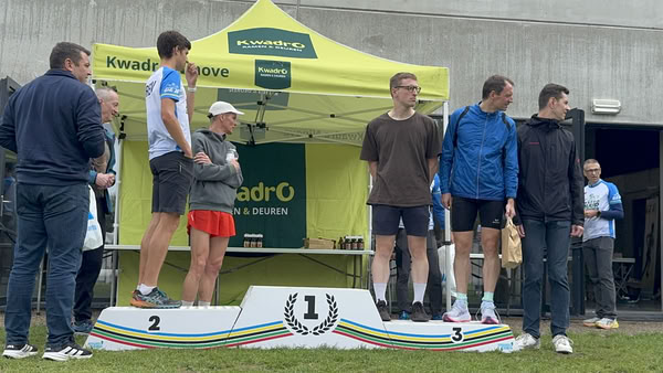 Podium under the KwadrO Ninove tent.