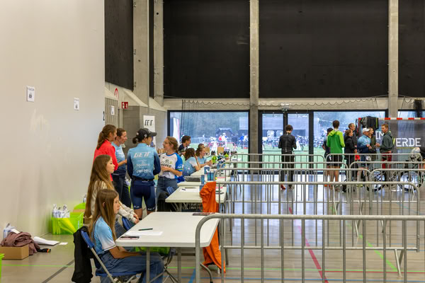 Around the race at De Gavers.