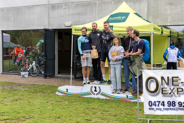 Podium under the KwadrO Ninove tent.